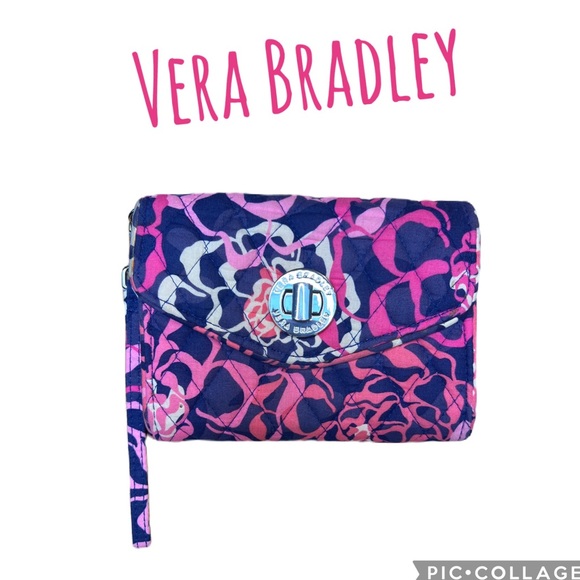 VERA BRADLEY YOUR TURN SMART PHONE WRISTLET - Picture 1 of 16